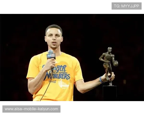 球员凭精彩表现荣获当场MVP称号并接受媒体采访分享心路历程 球员凭精彩表现荣获当场MVP称号并接受媒体采访分享心路历程