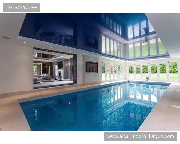 C罗豪宅新泳池曝光，比酒店还夸张