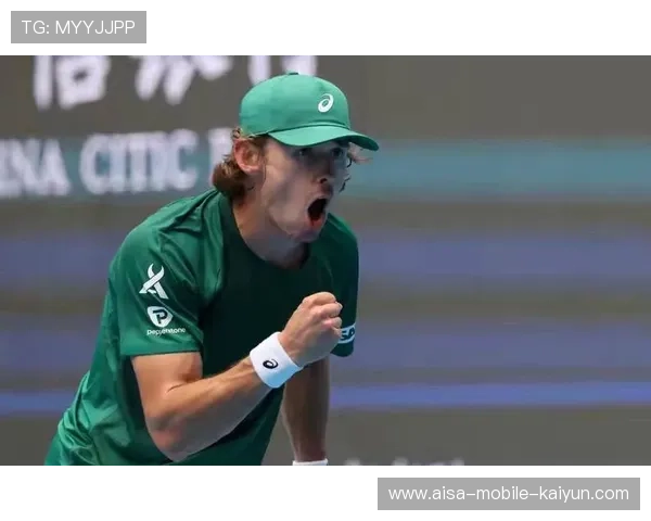 网球高手以耐心拖垮对手取得胜利