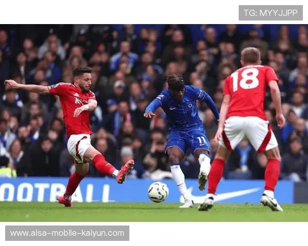 切尔西在前场配合上更为灵活,边路突破成为亮点